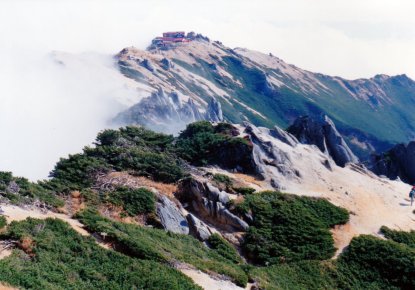 燕山荘への道