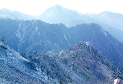 槍ヶ岳　槍の穂先から３６０度の絶景～常念山脈を望む