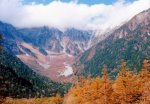 上高地　カラマツの黄葉　穂高